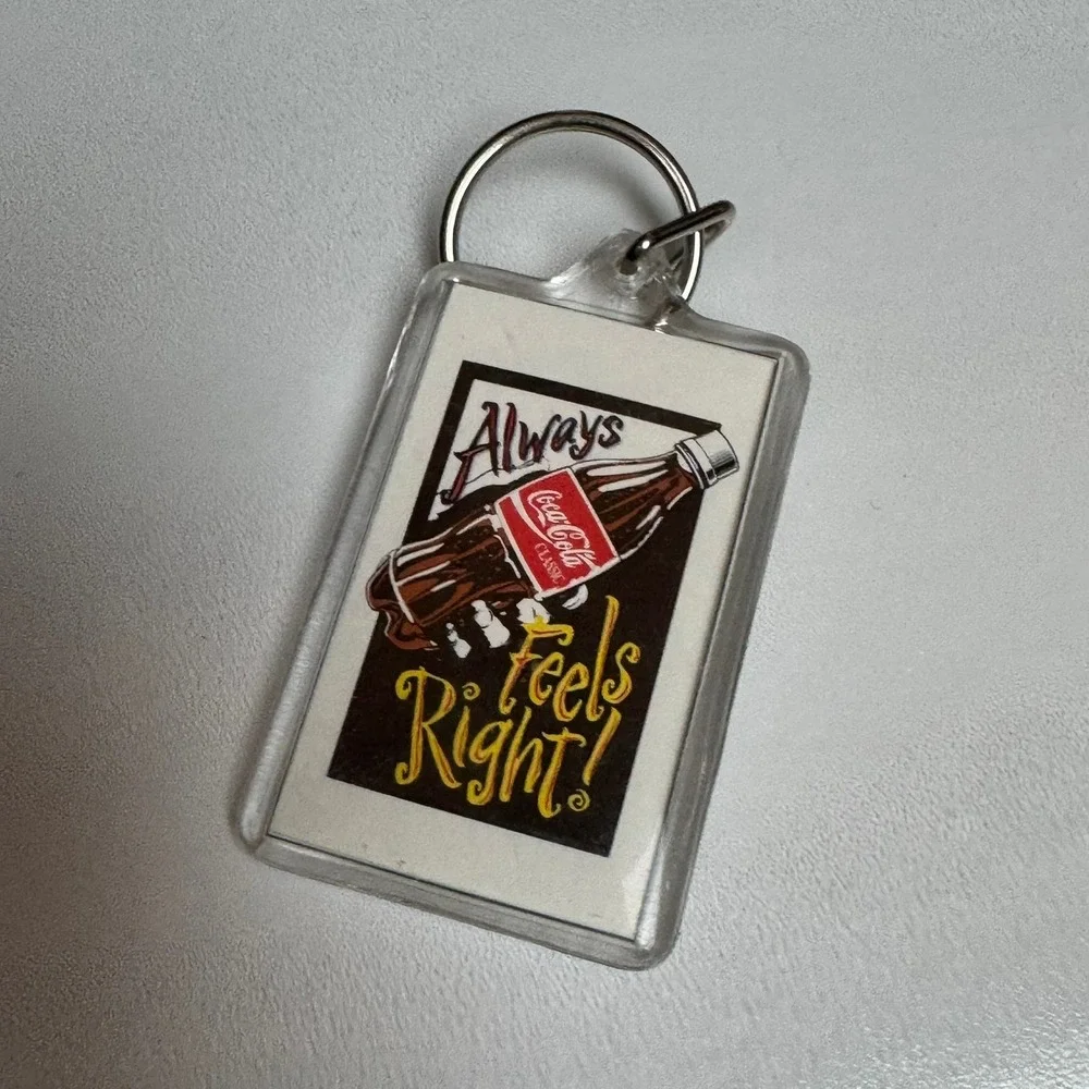Coca Cola‎ Keychain Always Feels Right Classic Bottle Vintage Style Collectible